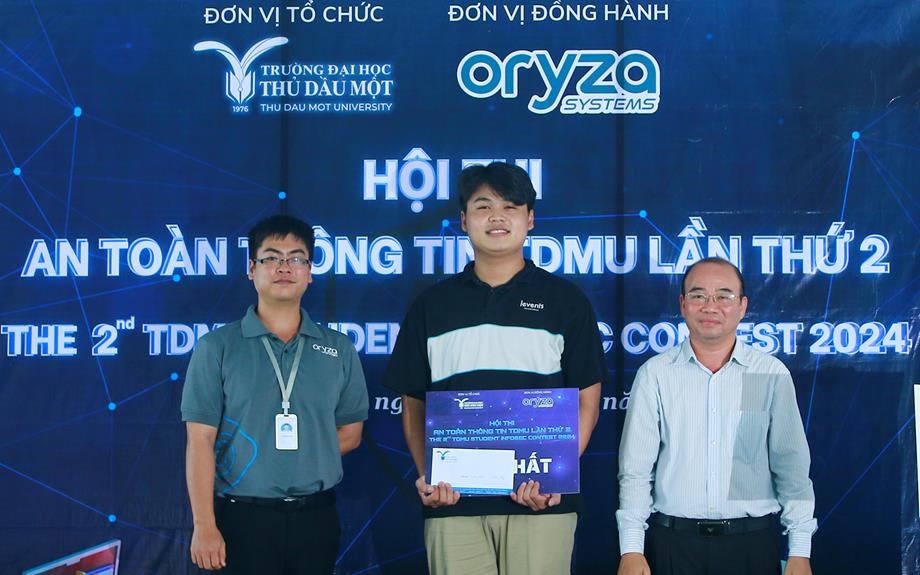 Trần Phạm Minh Quang đạt giải Nhất hội thi An toàn thông tin lần 2