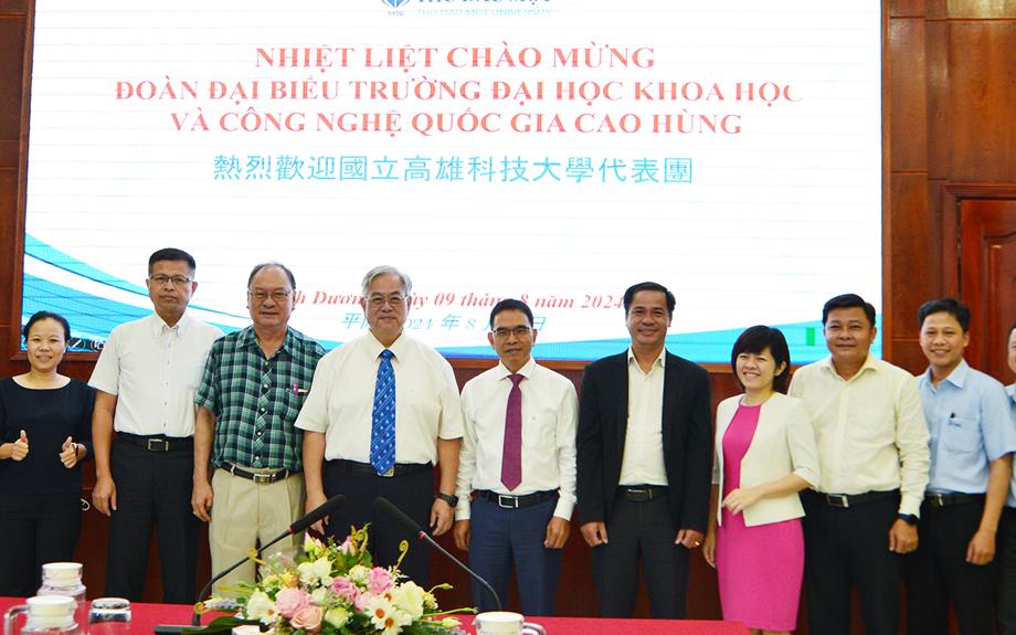 Tăng cường hợp tác với trường Đại học Khoa học và Công nghệ Quốc gia Cao Hùng