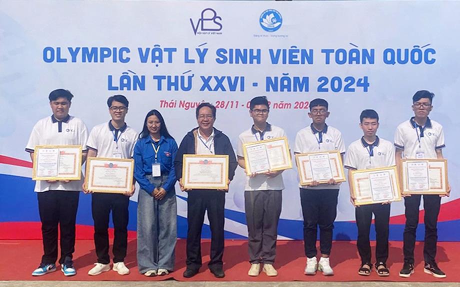 Sinh viên trường Đại học Thủ Dầu Một đạt giải Ba toàn đoàn Kỳ thi Olympic Vật lý toàn quốc lần thứ XXVI - năm 2024