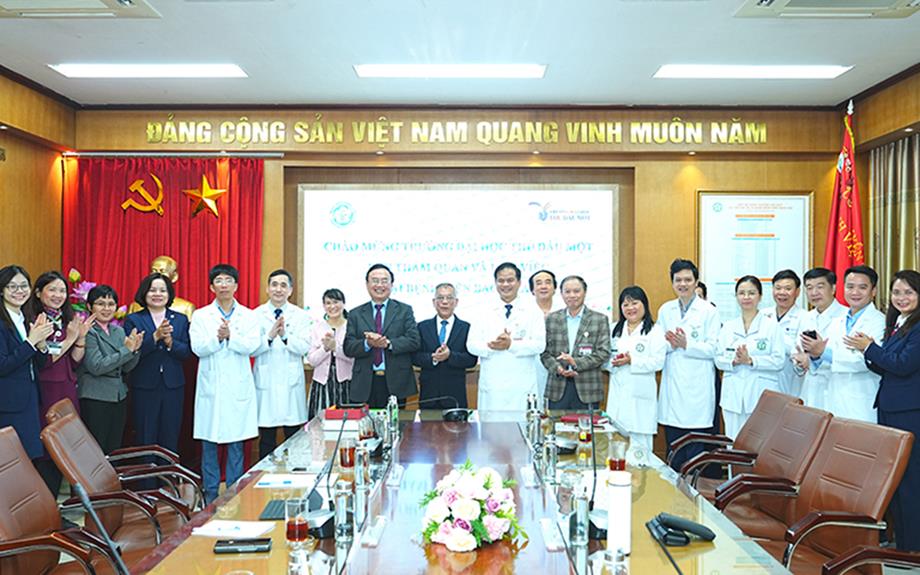 Bệnh viện Bạch Mai và trường Đại học Thủ Dầu Một thúc đẩy hợp tác đào tạo khối ngành y dược