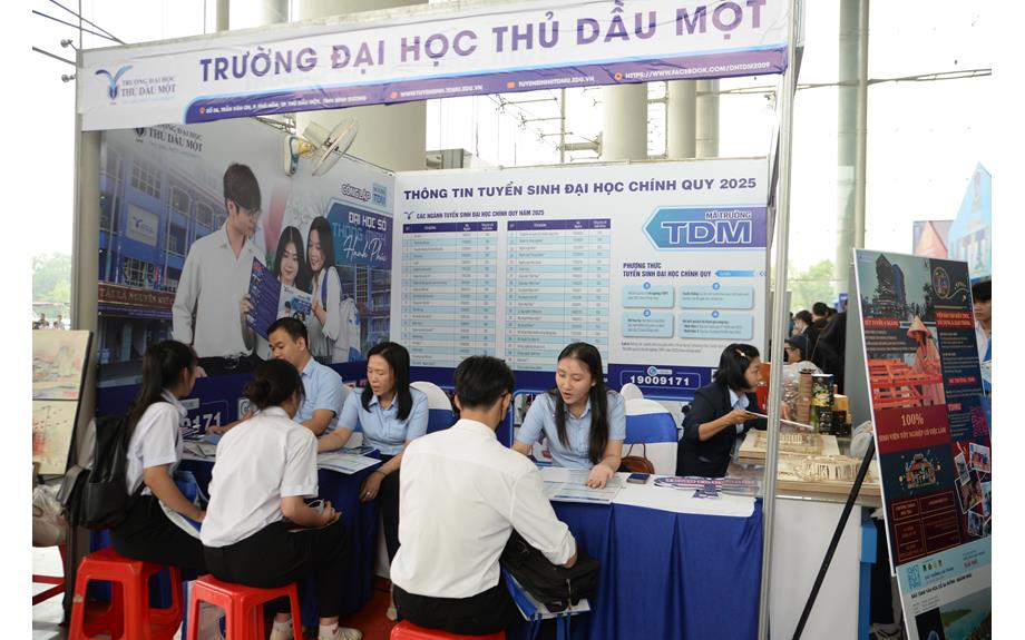 Khởi động tư vấn hướng nghiệp: Những ngành học tiếp tục thu hút thí sinh năm 2025