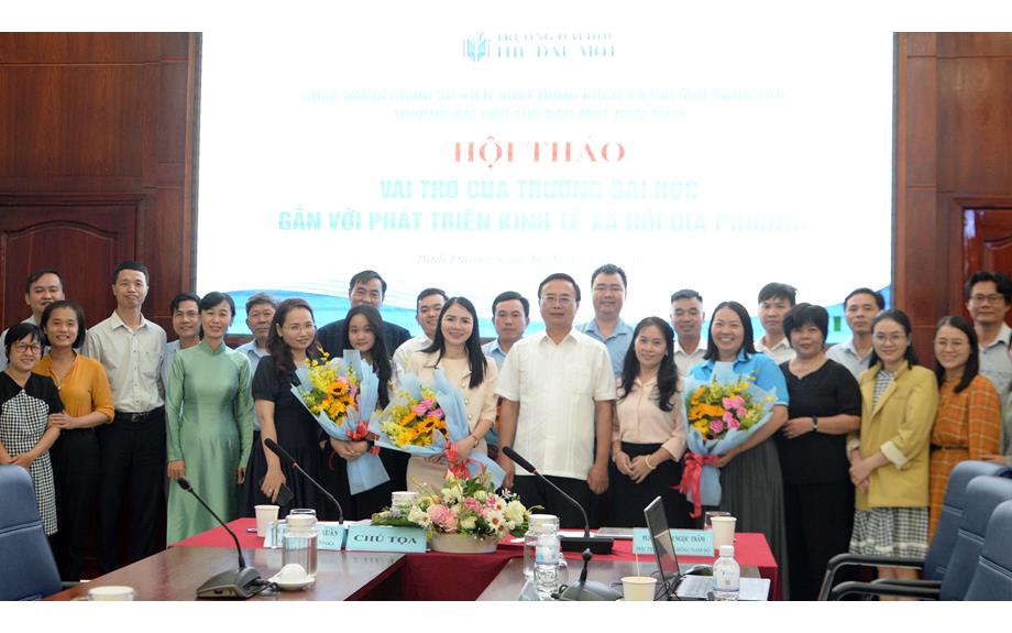 Vai trò của trường đại học gắn với phát triển kinh tế - xã hội địa phương