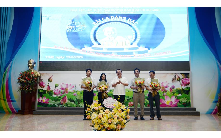 “Bài ca dâng Bác” – Giai điệu tri ân trong ngày sinh nhật Bác