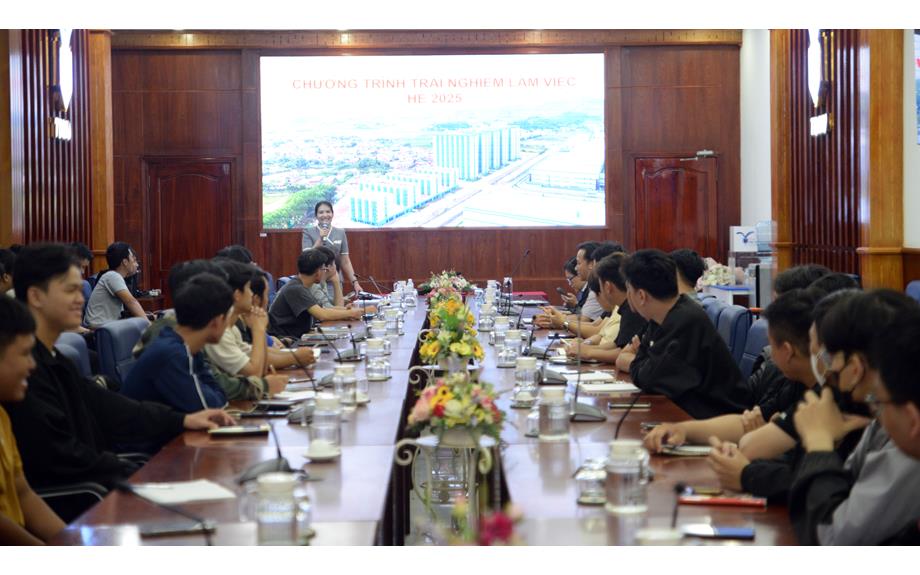 Sinh viên ngành Kỹ thuật Công nghệ sẵn sàng cho kỳ thực tập tại Luxshare ICT, VinFast