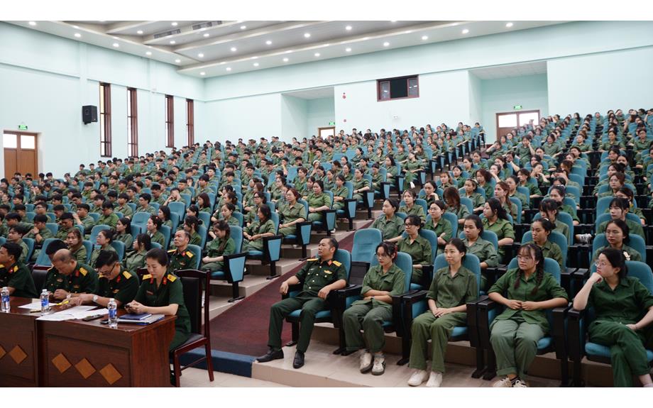Khai giảng khóa học kiến thức Giáo dục Quốc phòng và An ninh cho sinh viên trường Đại học Thủ Dầu Một năm 2025