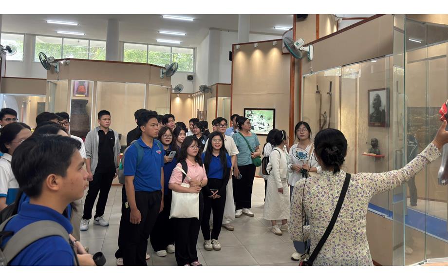 Hành trình về nguồn ý nghĩa của các chi bộ sinh viên trường Đại học Thủ Dầu Một và trường Đại học Bách khoa – ĐHQG TP.HCM