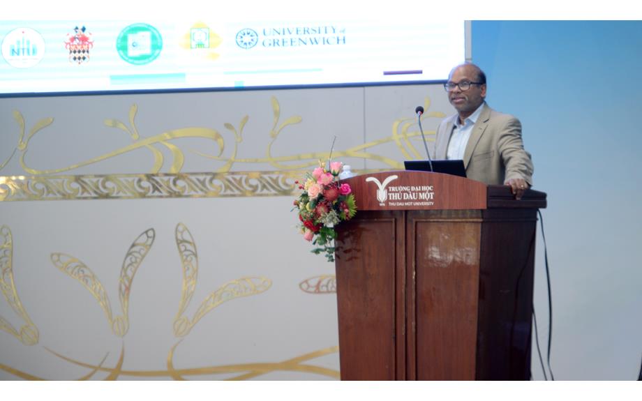 TS. Michael Packianather trao đổi với sinh viên về Công nghiệp 5.0 và đổi mới ngành sản xuất