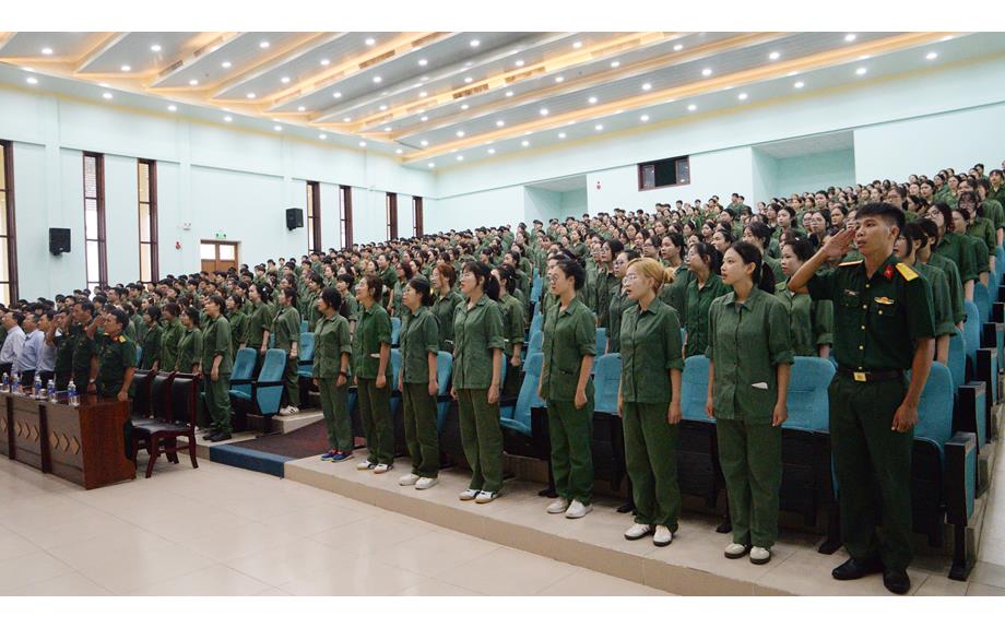 Khai giảng khóa học kiến thức Giáo dục Quốc phòng và An ninh cho sinh viên trường Đại học Thủ Dầu Một khoá II, năm 2025