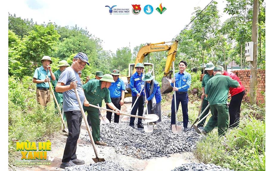 Tuổi trẻ Đại học Thủ Dầu Một khởi công công trình thanh niên cải tạo tuyến đường số 2 tại xã Bắc Tân Uyên