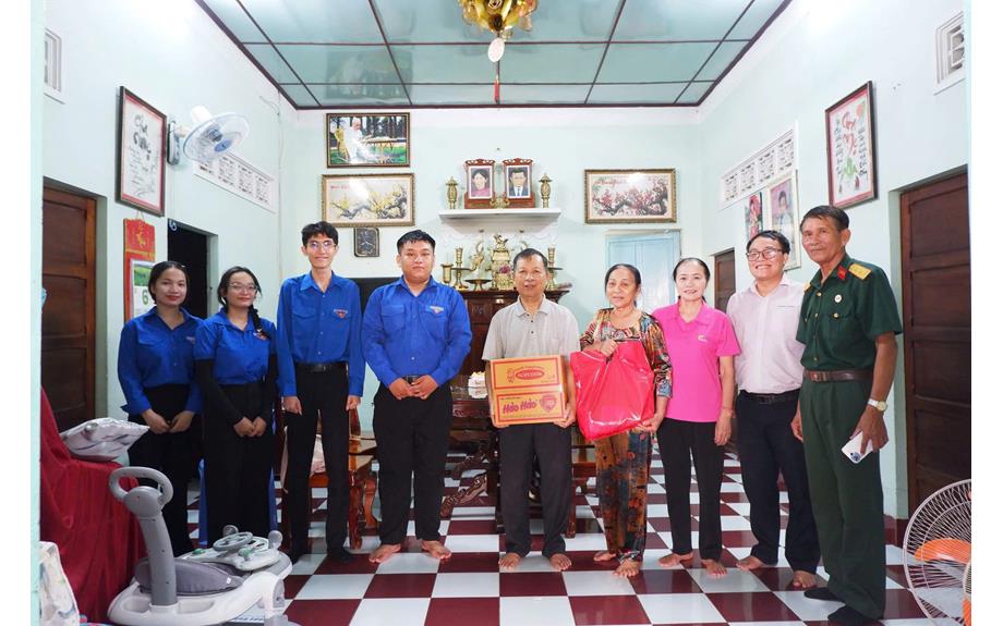 Tuổi trẻ trường Đại học Thủ Dầu Một tri ân Ngày Thương binh Liệt sĩ (27/7/1947 – 27/7/2025)