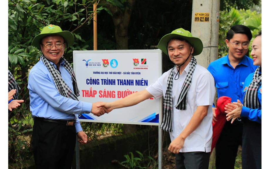 Dấu ấn thanh niên Trường Đại học Thủ Dầu Một trên hành trình xây dựng nông thôn mới tại xã Bắc Tân Uyên