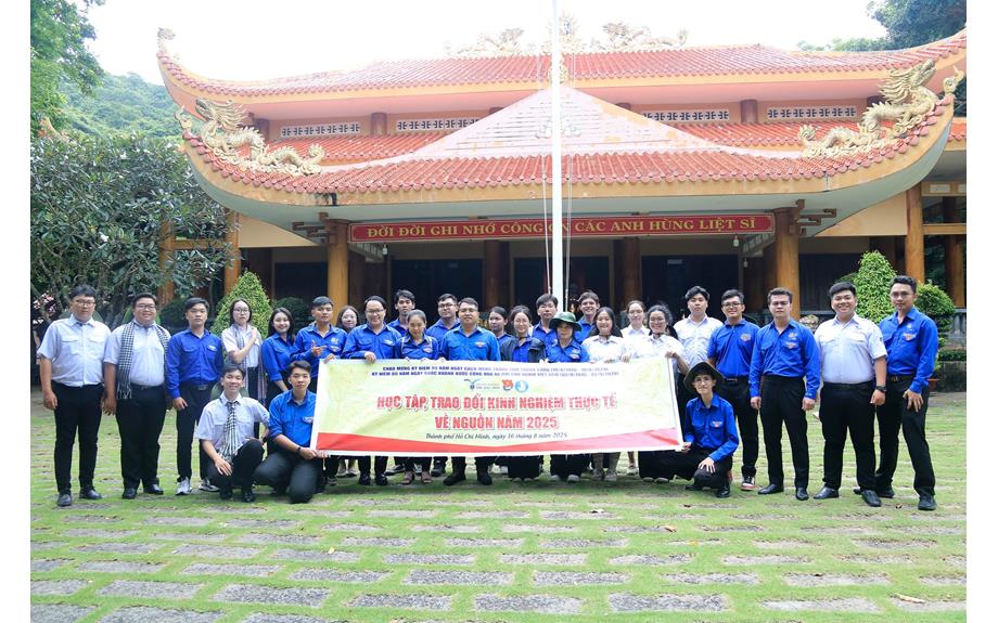 Hành trình về nguồn tại căn cứ Minh Đạm của tuổi trẻ Trường Đại học Thủ Dầu Một