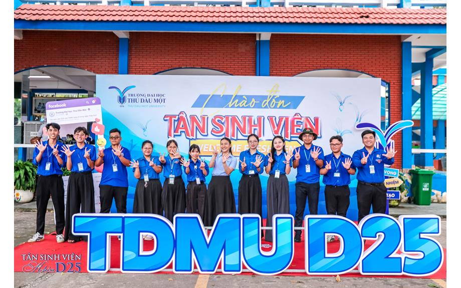 Tuổi trẻ trường Đại học Thủ Dầu Một đồng hành, sẻ chia cùng D25