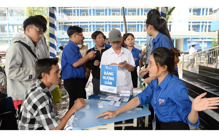 Ngày hội nhập học D25: Niềm vui của sinh viên, sự an tâm của phụ huynh