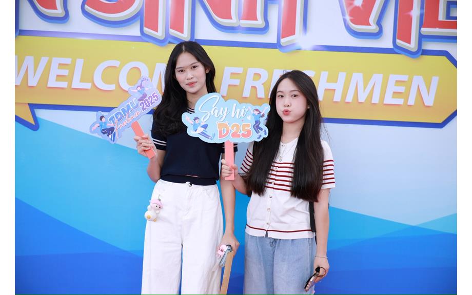 Tuổi trẻ D25 và hành trình tri thức cùng bạn thân tại trường Đại học Thủ Dầu Một