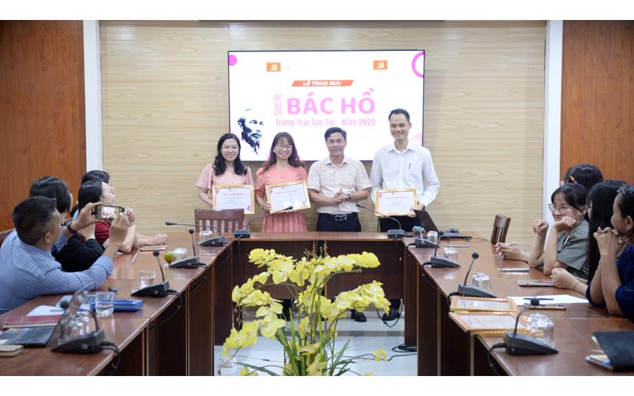 Nâng cao chất lượng sinh hoạt chi bộ: Học tập và làm theo tư tưởng, đạo đức, phong cách Hồ Chí Minh tại Chi bộ Sư phạm 1