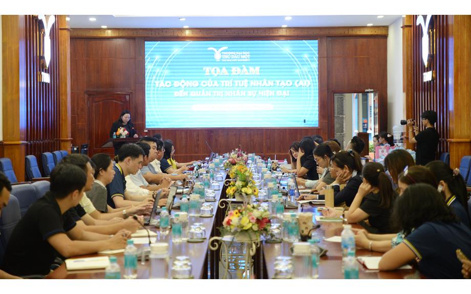 Tọa đàm "Tác động của Trí tuệ nhân tạo (AI) đến Quản trị nhân sự hiện đại"