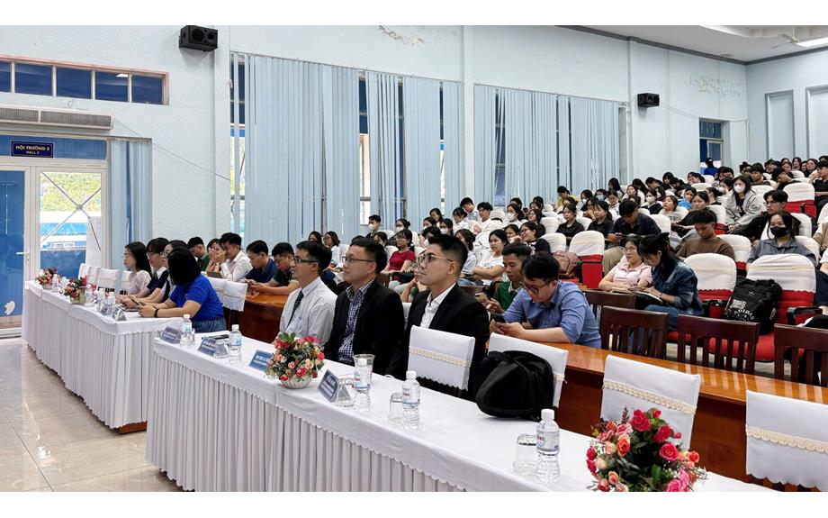 Workshop với chủ đề “Ứng dụng công nghệ và Al trong đầu tư chứng khoán thời 4.0".