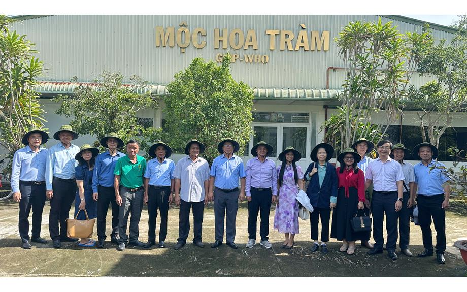 Trường Đại học Thủ Dầu Một mở rộng hợp tác nghiên cứu và chuyển giao công nghệ với Công ty Cổ phần Nghiên cứu bảo tồn và phát triển dược liệu Đồng Tháp Mười 