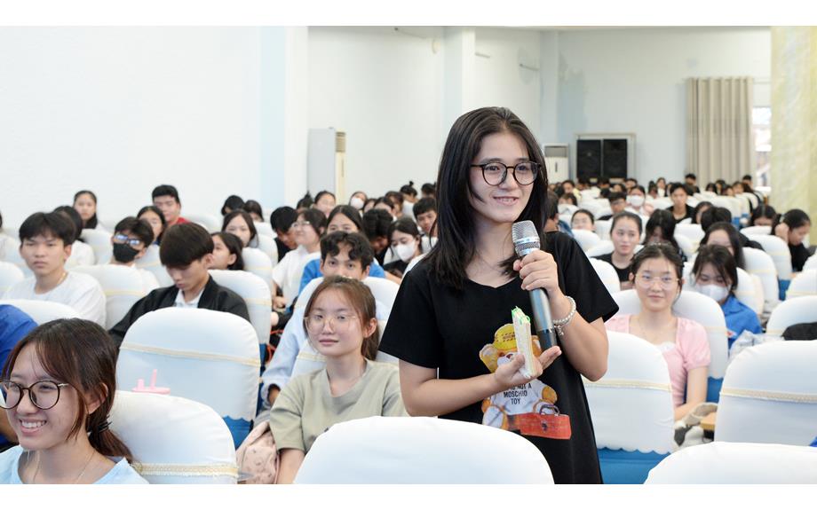 Talkshow “Năng lực hội nhập – Tự tin tỏa sáng”