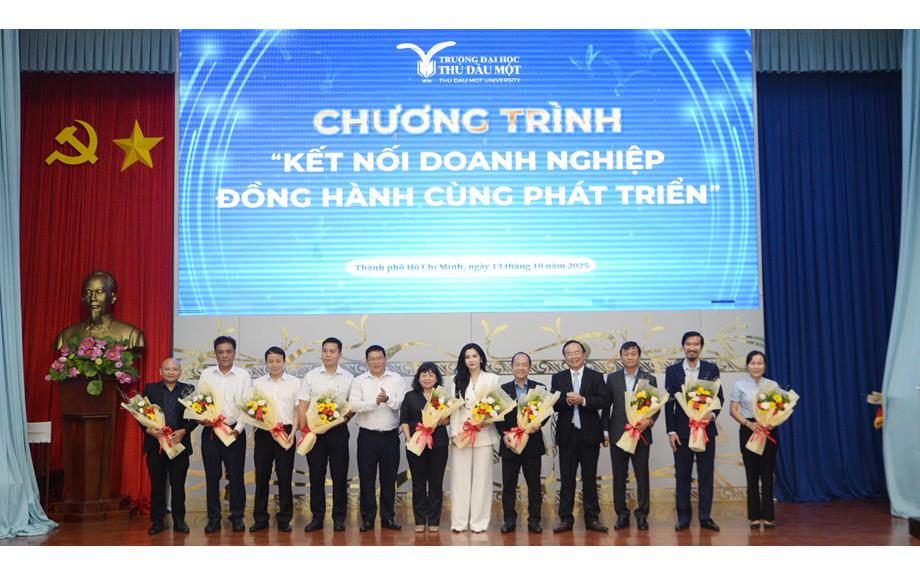 Trường Đại học Thủ Dầu Một: Tôn vinh đối tác doanh nghiệp, thúc đẩy hợp tác toàn diện trong đào tạo, nghiên cứu và chuyển giao tri thức