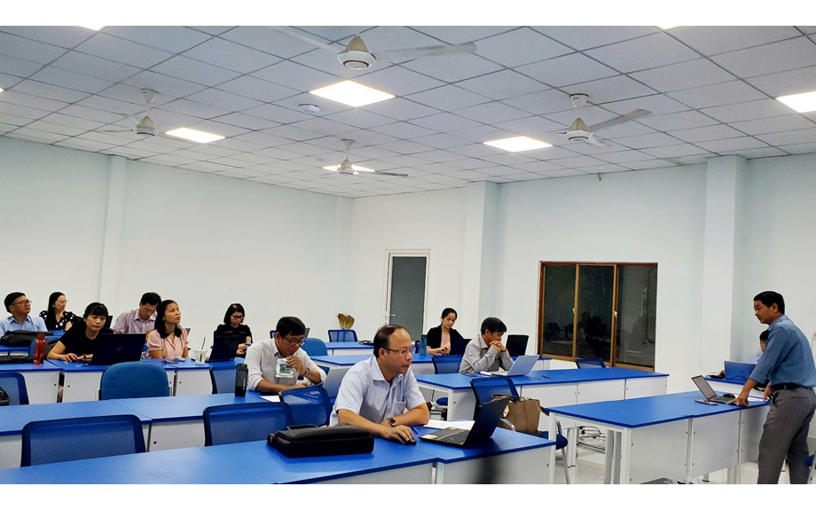 Nghiệm thu ngân hàng câu hỏi đáp ứng chuẩn đầu ra các học phần Lý luận chính trị