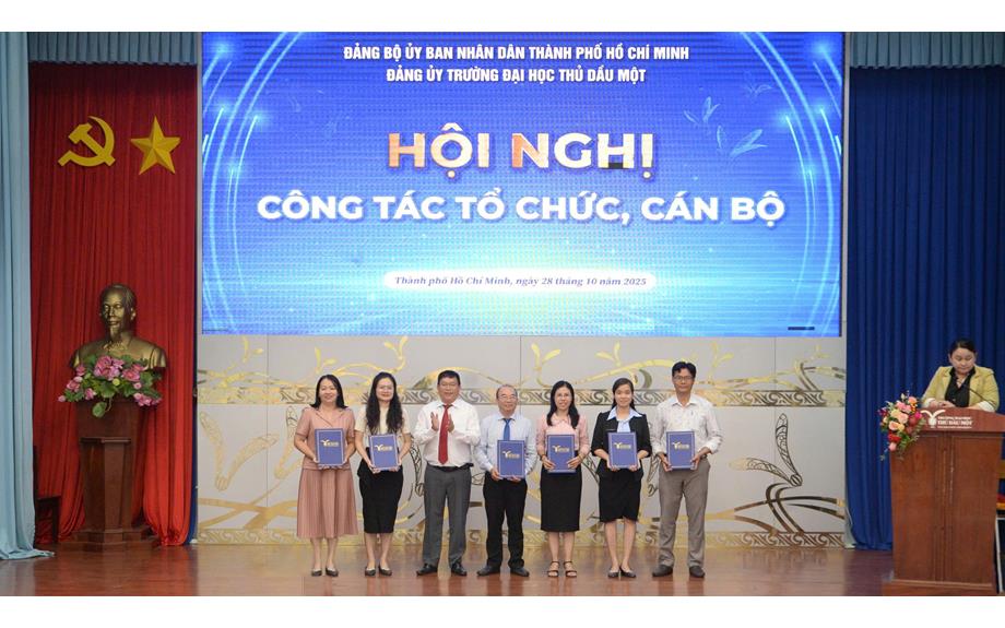 Hội nghị trao quyết định kiện toàn cấp ủy các Đảng bộ bộ phận và Chi bộ trực thuộc
