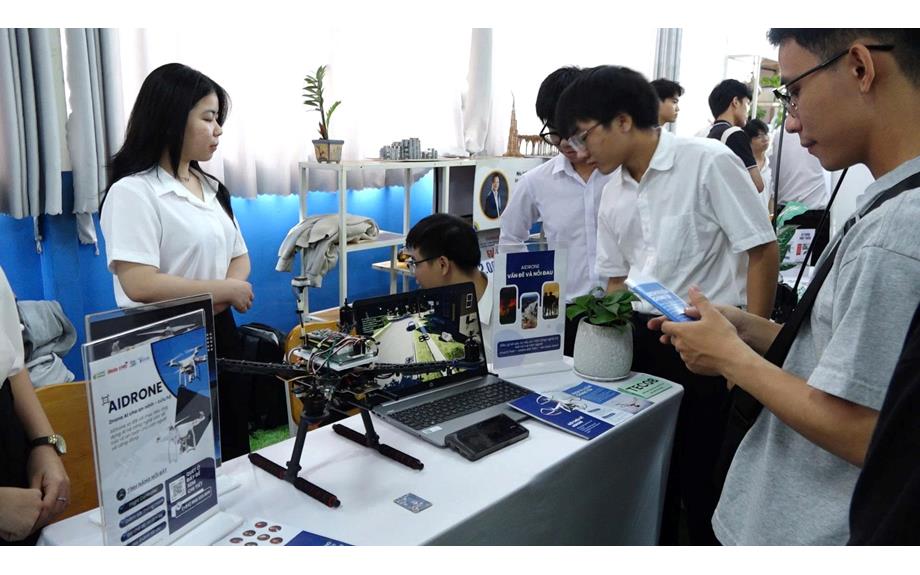 Sôi nổi vòng Bán kết cuộc thi khởi nghiệp TEC2025 tại Trường Đại học Thủ Dầu Một