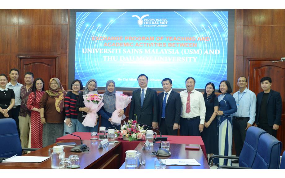 Trao đổi học thuật với Đoàn sinh viên Trường Đại học Khoa học Malaysia