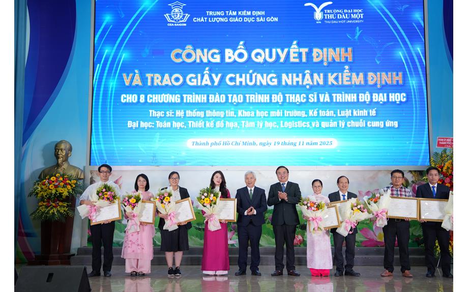 Trường Đại học Thủ Dầu Một: 08 chương trình đào tạo chính thức đạt chuẩn kiểm định chất lượng
