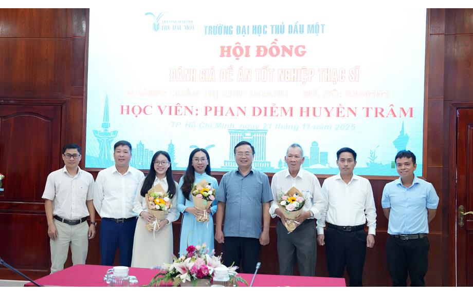 Học viên 70 tuổi Tô Văn Liêm bảo vệ thành công luận văn thạc sĩ Quản trị kinh doanh