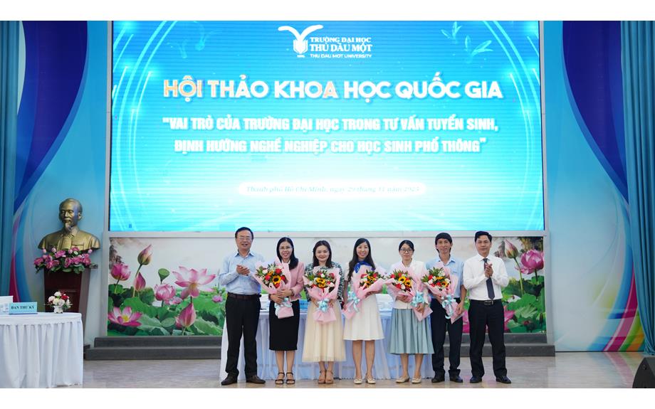 Vai trò của trường đại học trong tư vấn tuyển sinh, định hướng nghề nghiệp cho học sinh phổ thông