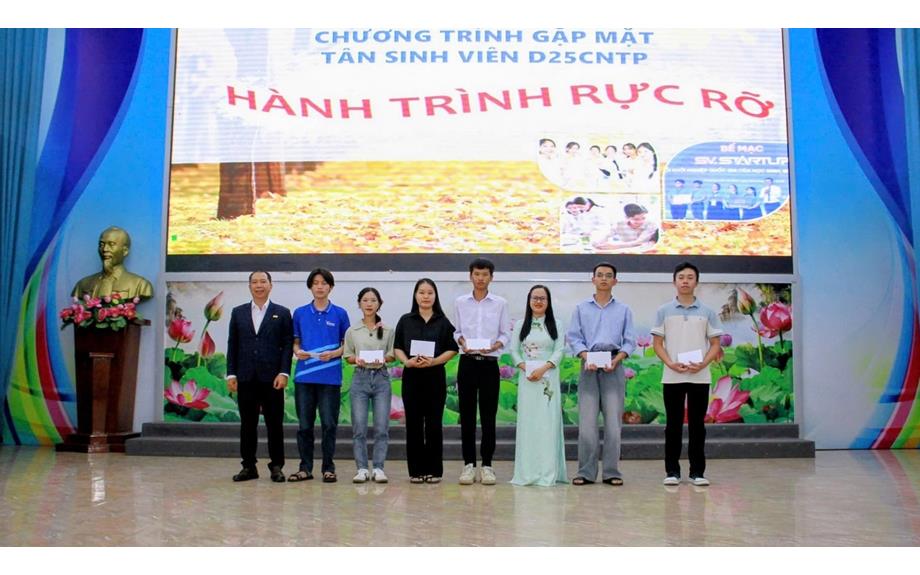 Ngành Công nghệ Thực phẩm gặp gỡ Tân sinh viên D25