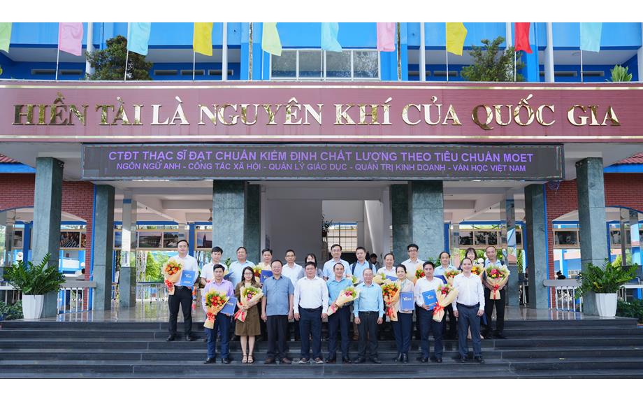 Hội nghị công bố và trao quyết định các nhóm nghiên cứu trọng điểm