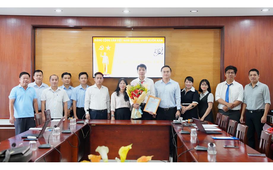 Chúc mừng sinh viên Hồ Thành Được vinh dự đứng vào hàng ngũ Đảng