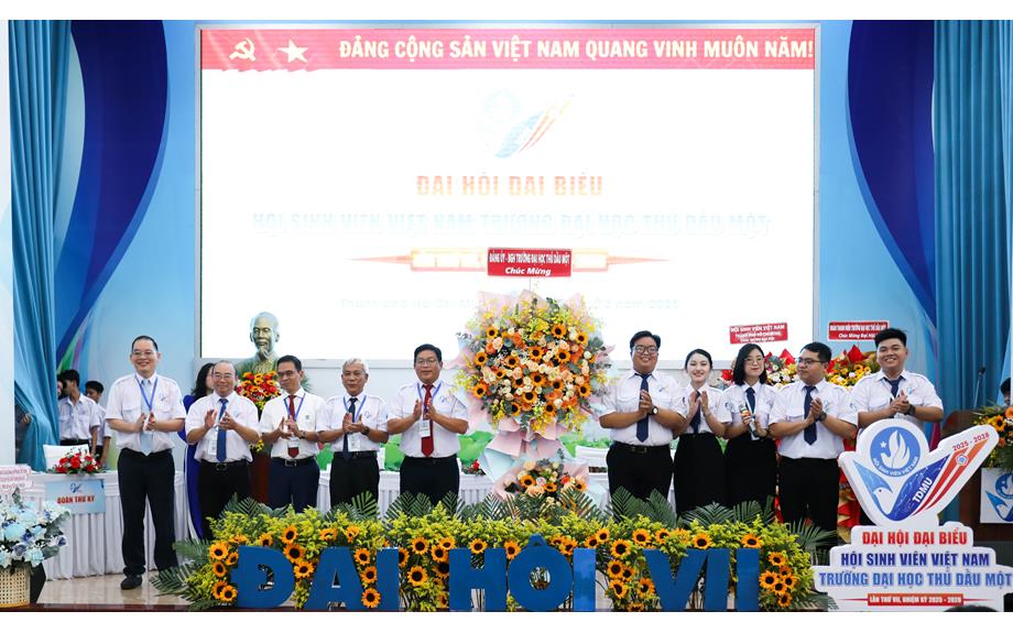 Chúc mừng thành công Đại hội Đại biểu Hội Sinh viên Trường Đại học Thủ Dầu Một lần VII