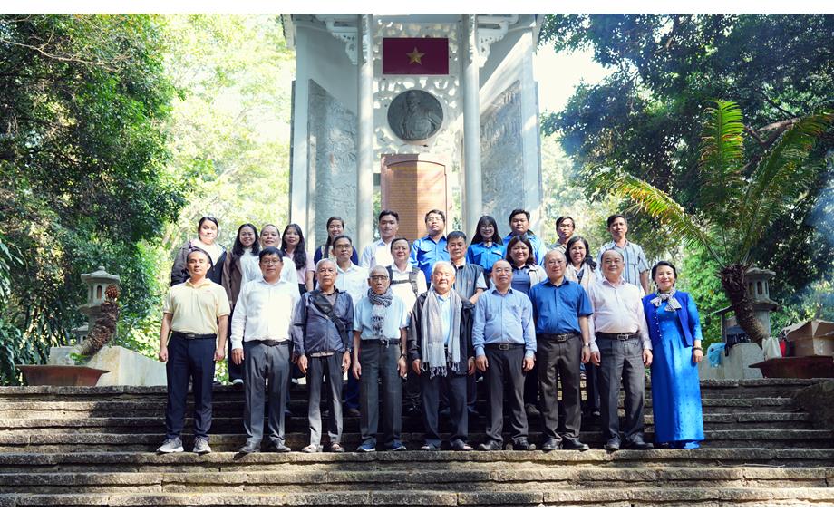 Đảng bộ Trường Đại học Thủ Dầu Một về nguồn tại Chiến khu D – Khu di tích lịch sử Trung ương Cục miền Nam