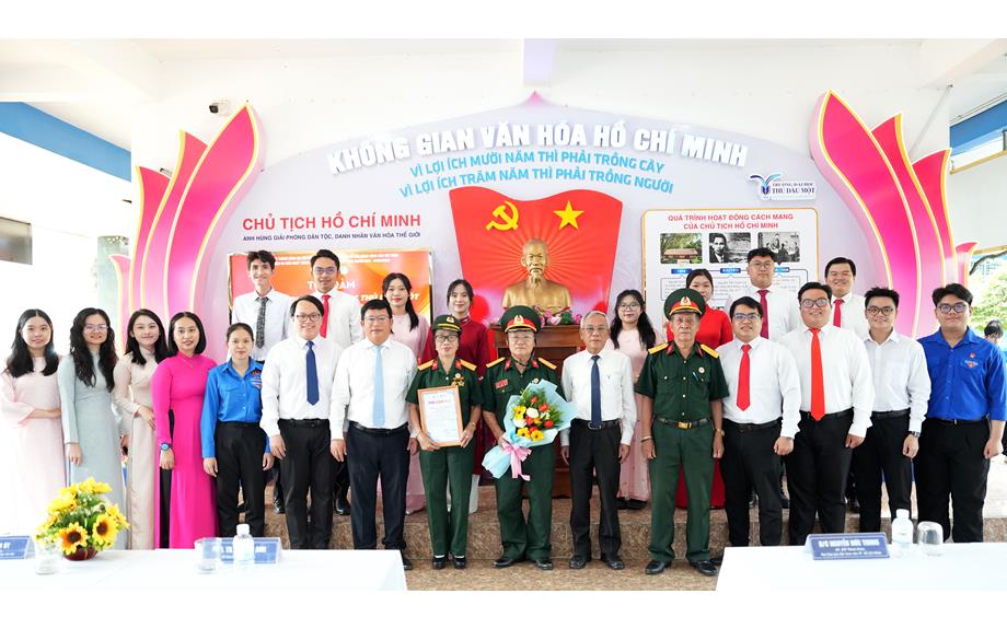 Tuổi trẻ Trường Đại học Thủ Dầu Một – Sắt son niềm tin với Đảng