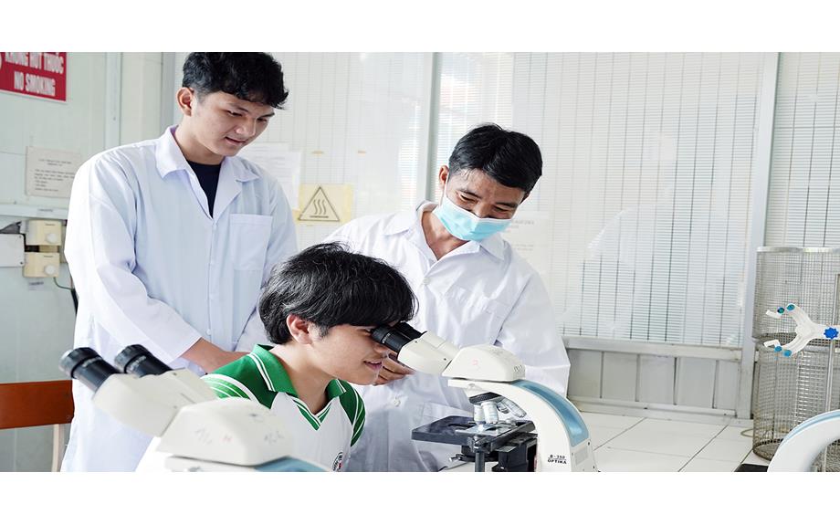 Vì sao Công nghệ sinh học là ngành học “đáng cân nhắc” trong kỷ nguyên khoa học – công nghệ?