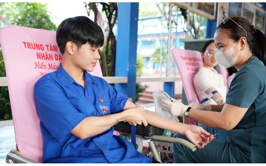 Ngày hội hiến máu nhân đạo lần thứ 33 tại Trường Đại học Thủ Dầu Một