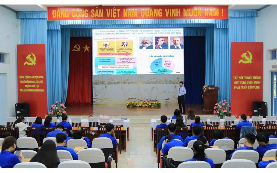 Khai giảng lớp học tập 04 bài lý luận chính trị năm 2026