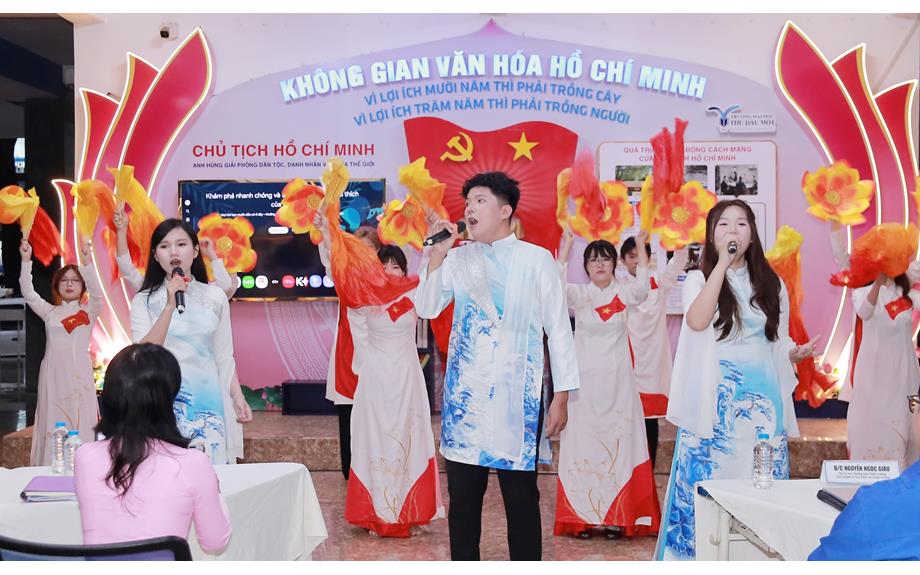 Sinh viên Khoa Công nghiệp Văn hóa lan tỏa tinh thần Nghị quyết 80 qua chương trình “Tự hào 95 năm – Tiến bước theo Người”