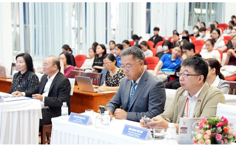 Cơ hội và định hướng nghề nghiệp đối với sinh viên chuyên ngành Ngôn Ngữ Trung Quốc