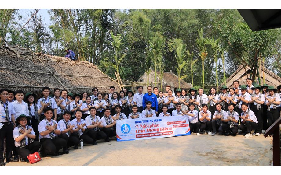 Hội Sinh viên Trường Đại học Thủ Dầu Một tham gia hành trình về nguồn tại Nghệ An – Hà Tĩnh