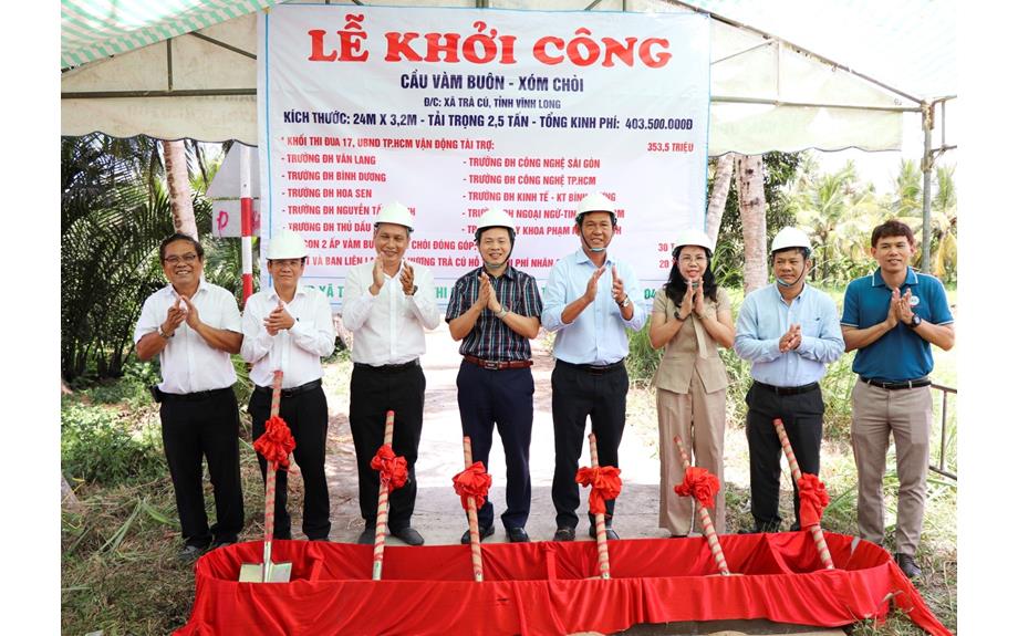 Trường Đại học Thủ Dầu Một tham gia xây dựng cầu tình nghĩa Vàm Buôn – Xóm Chòi tại Trà Cú