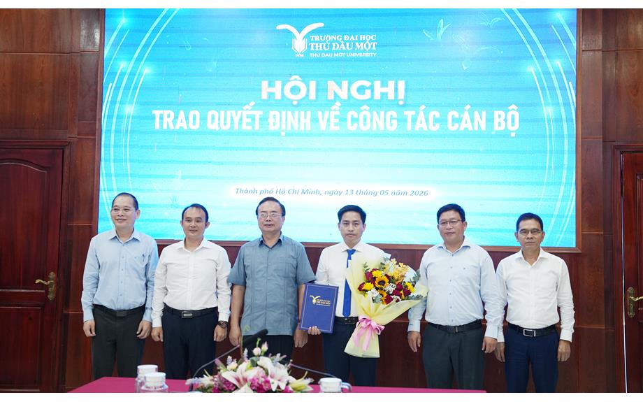 Công bố và trao quyết định bổ nhiệm nhân sự lãnh đạo Trường Kinh tế tài chính