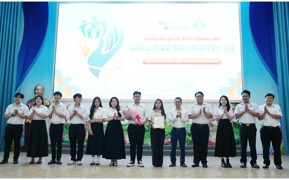Ra mắt CLB Tình nguyện Trẻ