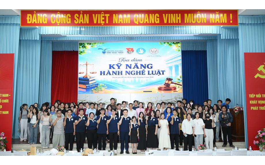 Tọa đàm “Kỹ năng hành nghề Luật” kết nối sinh viên với thực tiễn nghề nghiệp