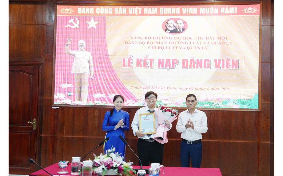 Tuổi trẻ Trường Đại học Thủ Dầu Một tiếp bước dưới cờ Đảng