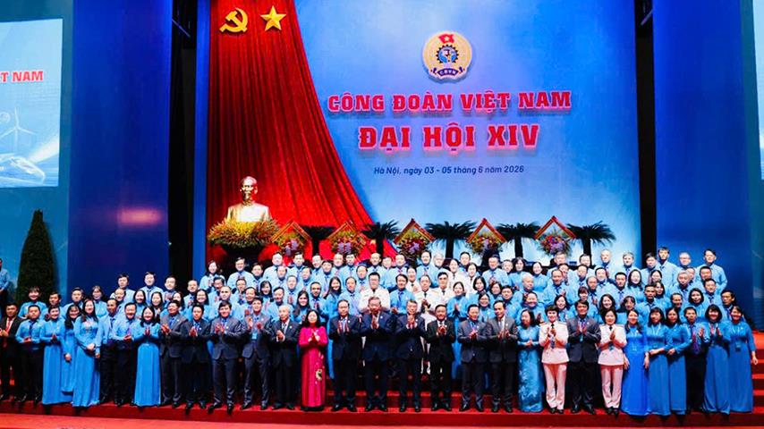 Xây dựng giai cấp công nhân Việt Nam hiện đại, lớn mạnh, xứng đáng là lực lượng tiên phong